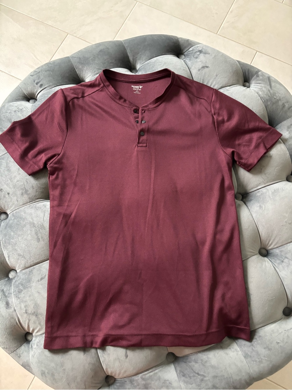 Old Navy Men's Cloud94 Soft Go-Dry Short-Sleeve Shirt - Burgundy